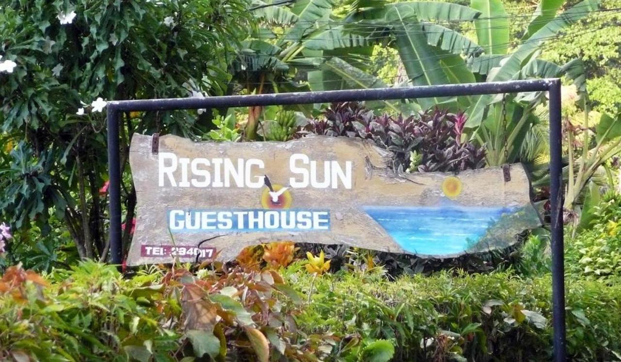 Rising Sun Guesthouse ลาดิก ภายนอก รูปภาพ