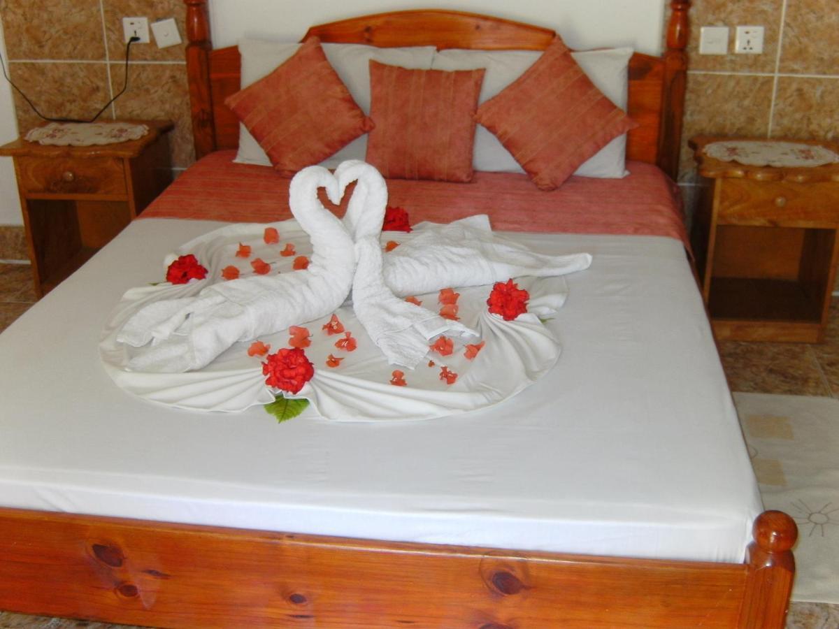Rising Sun Guesthouse ลาดิก ห้อง รูปภาพ