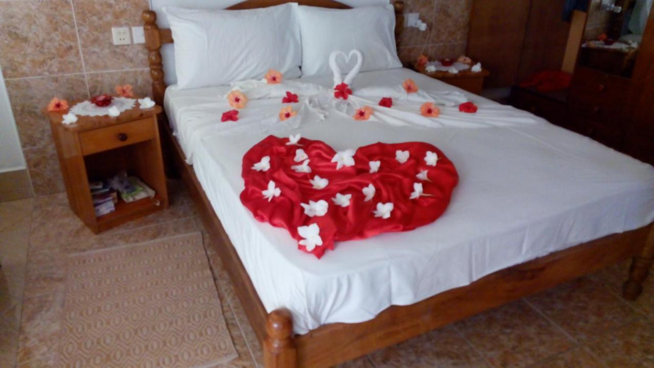 Rising Sun Guesthouse ลาดิก ภายนอก รูปภาพ