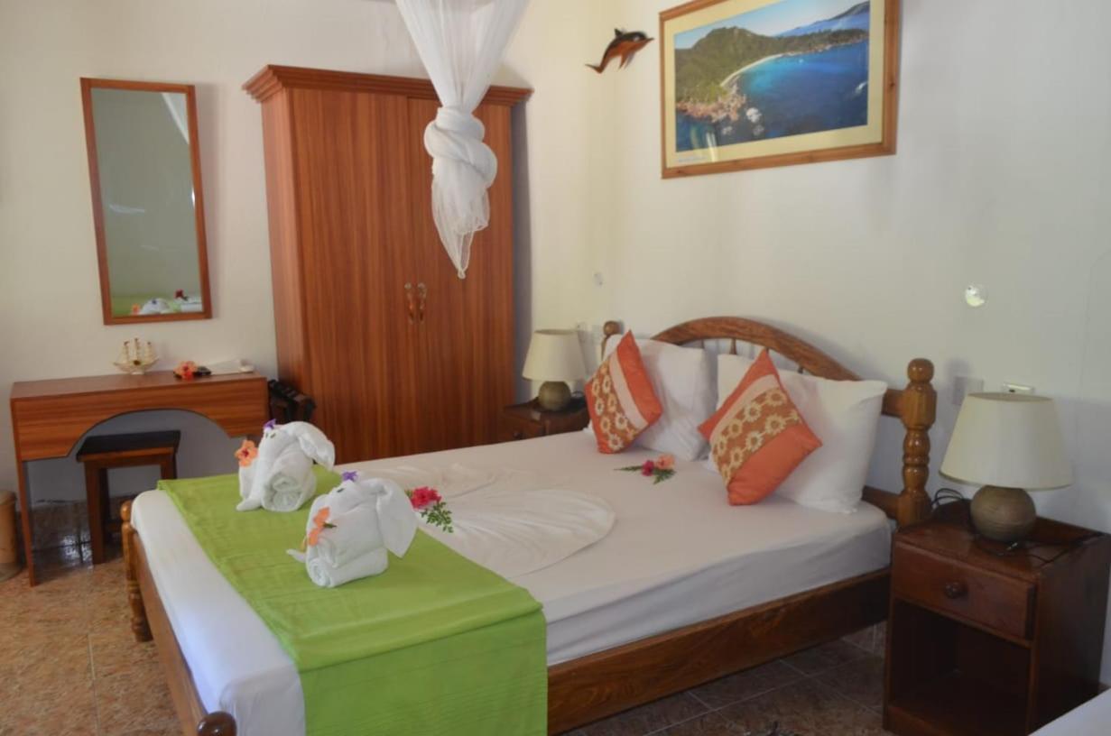 Rising Sun Guesthouse ลาดิก ภายนอก รูปภาพ